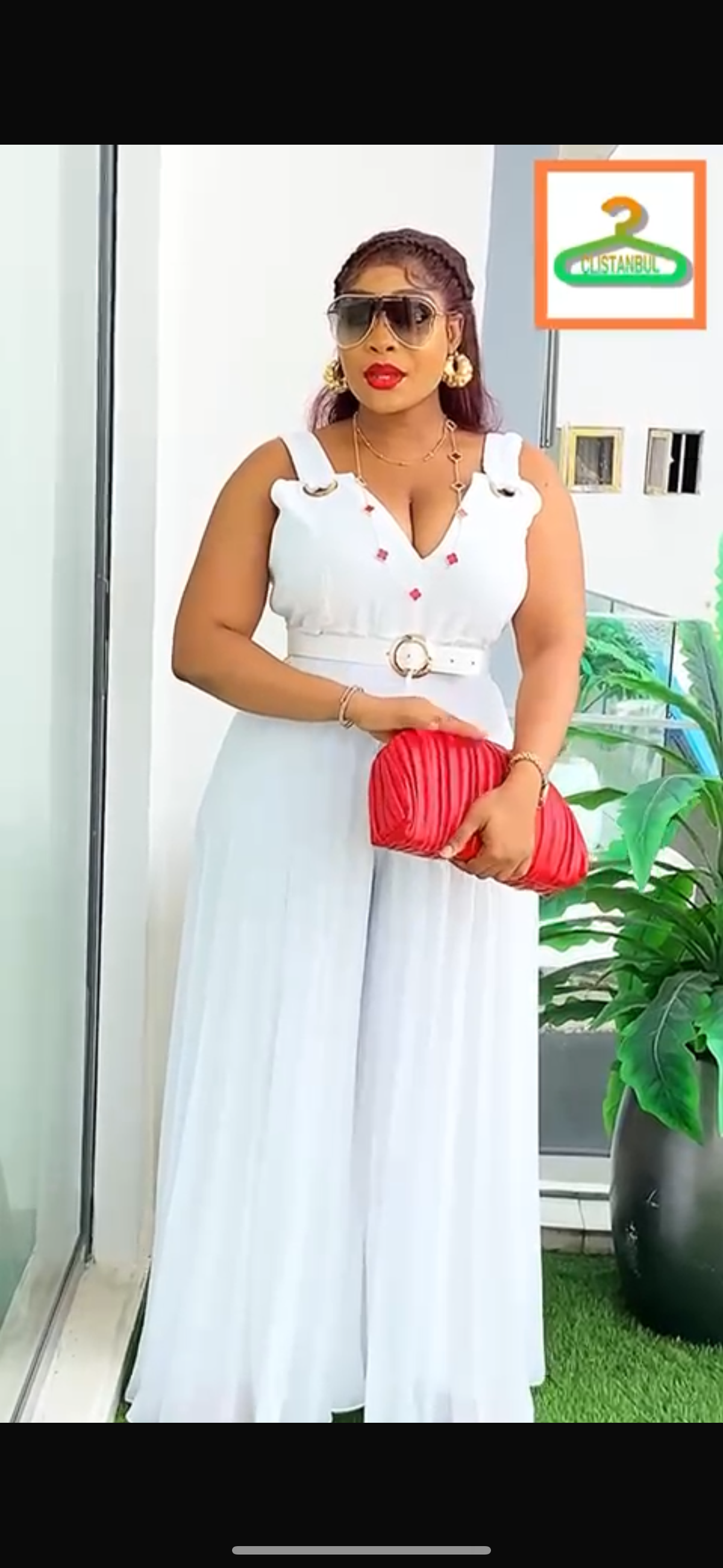 White jumpsuit (Curvy Fit)