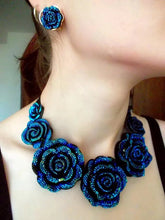 Load image into Gallery viewer, Blue flower necklace